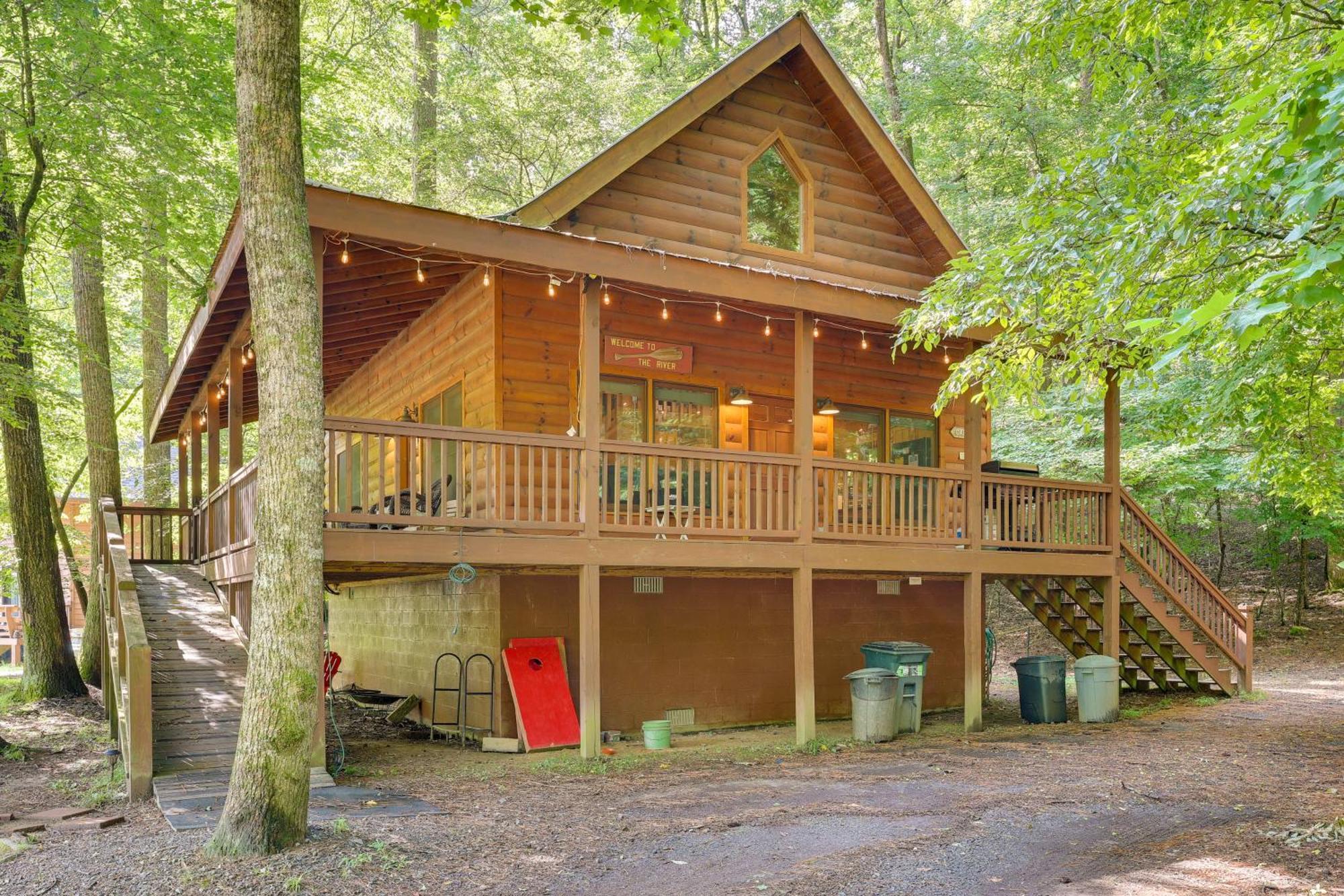 Riverfront Ellijay Cabin With Deck And Pool Access! Exterior foto